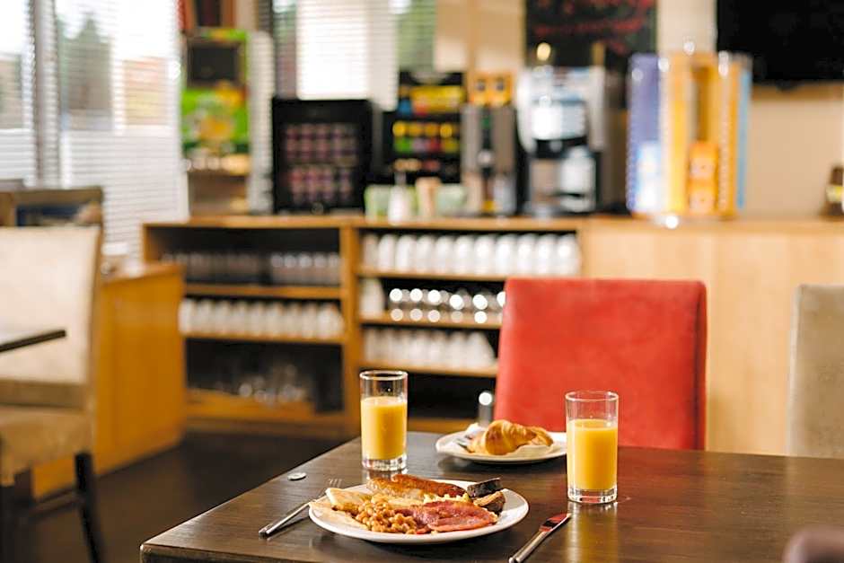 Belmore Court & Motel