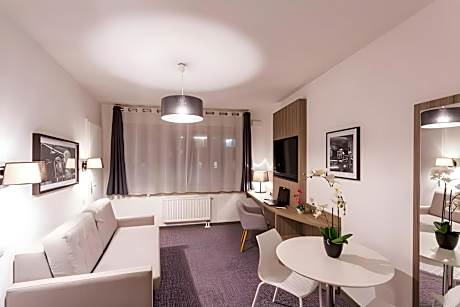 One Bedroom Apartment