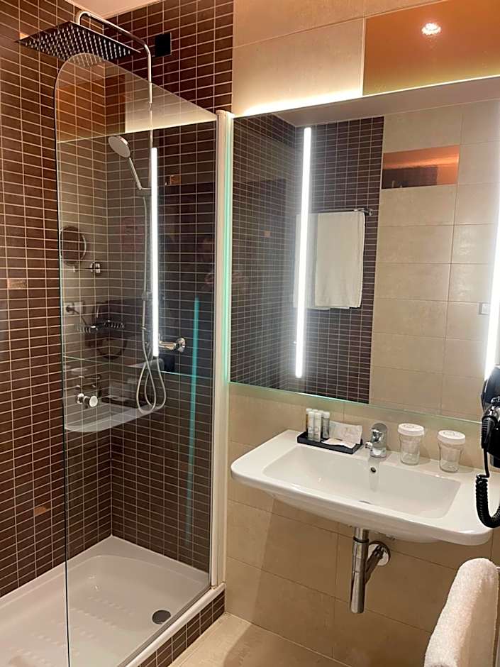ON ALETA ROOM designed for adults