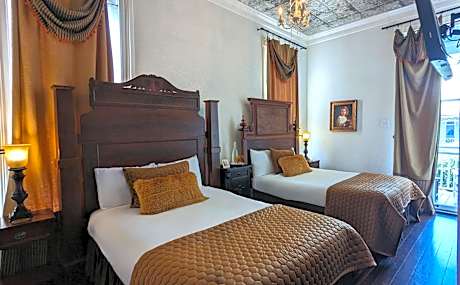 Quadruple Room with Balcony