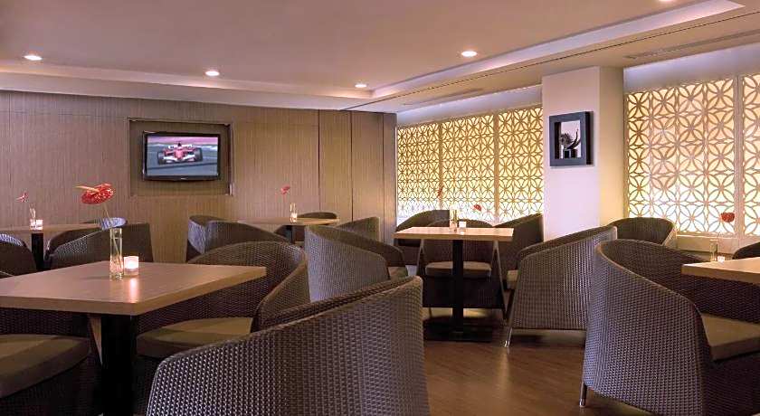 Hotel Santika Pandegiling Surabaya