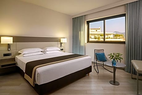 Junior Suite with City View