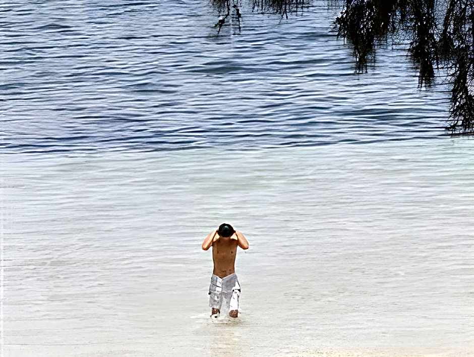 Cemara Beachfront Suite