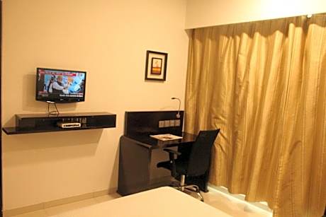 Keys Double Room (30% of on Laundry Service)