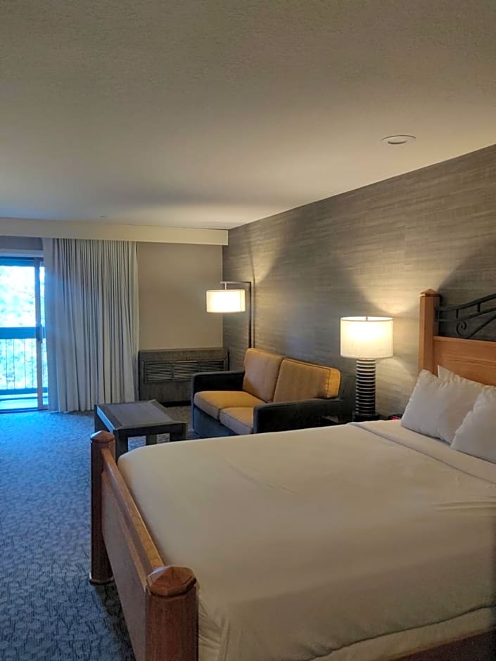 Riverhouse Lodge