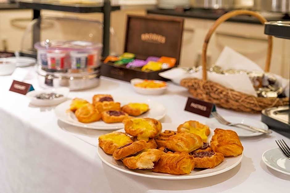 Ramada by Wyndham Cheltenham