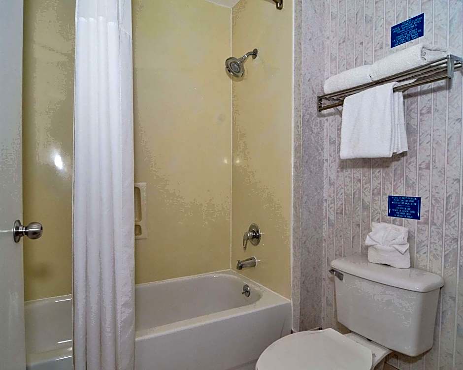 Econo Lodge San Antonio South