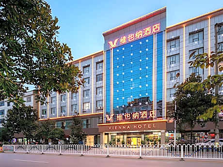Vienna Hotel Lianyuan Renmin Middle Road Statium