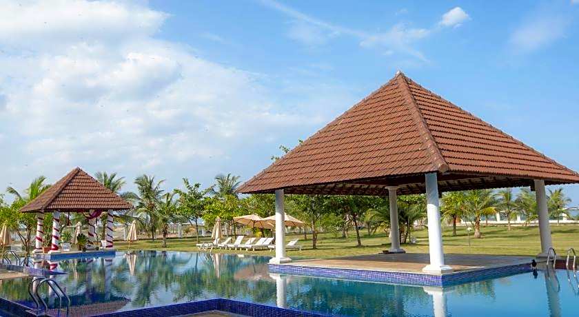 Le Pondy - Beach and Lake Resort