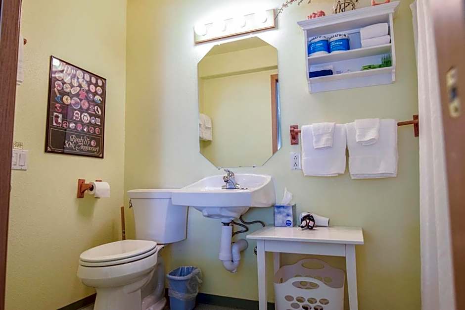 Sea Treasures Inn