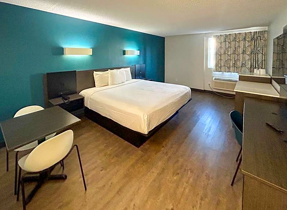 Studio 6 Suites Carson, CA