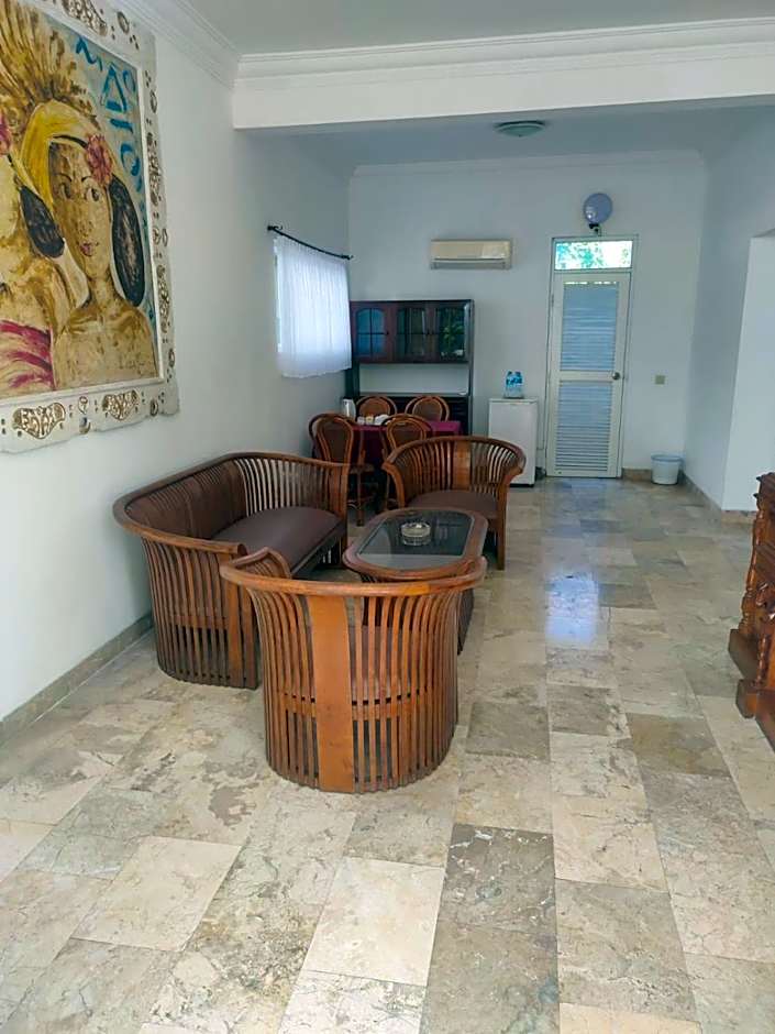 Sari Bunga Hotel - Legian, walking distance to Legian Beach