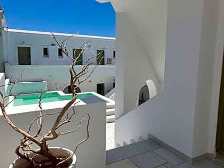 Artemis Hotel