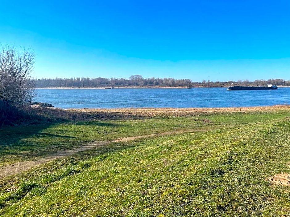 B&B Pompgebouw aan de Rijn