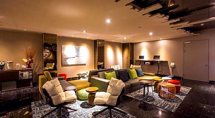 Airline Inn - Kaohsiung Station 