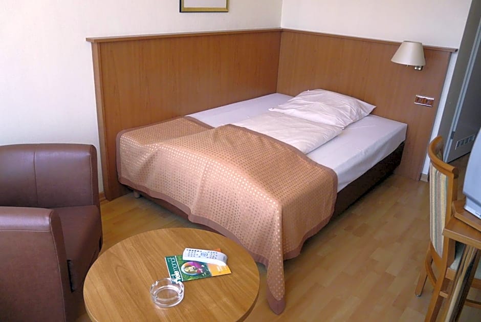 Traveller Hotel