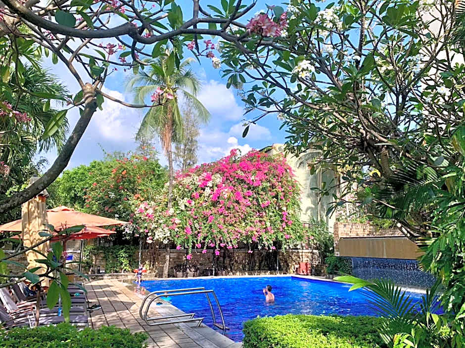 Saigon Domaine Luxury Residences