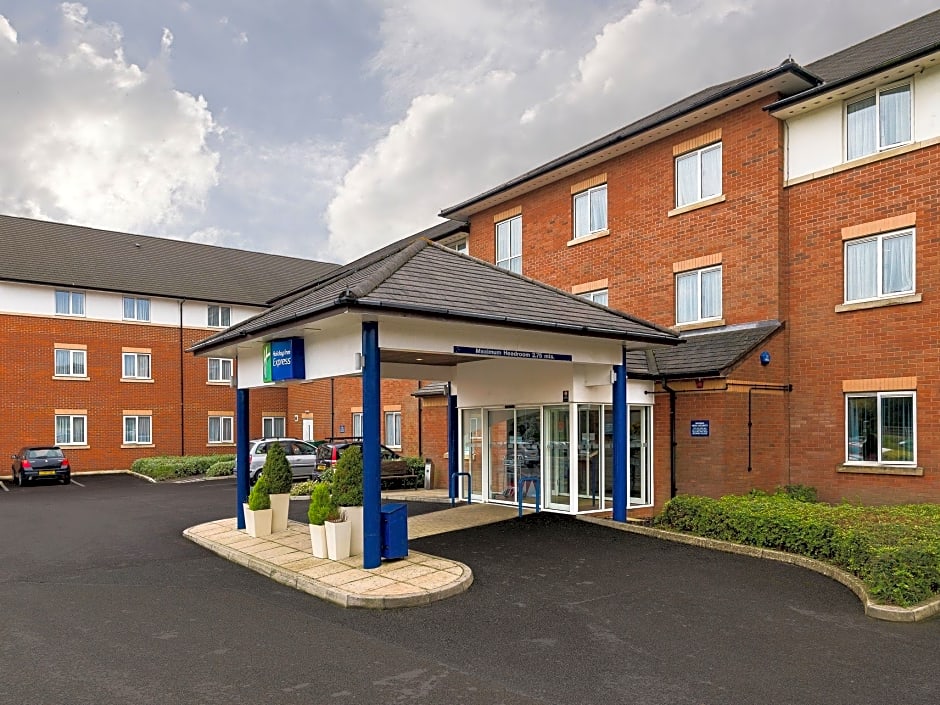Holiday Inn Express London Gatwick Crawley By IHG