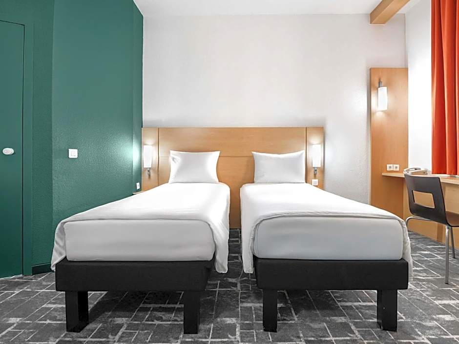 Photo 1 of 10 of Standard 2 Beds, City View