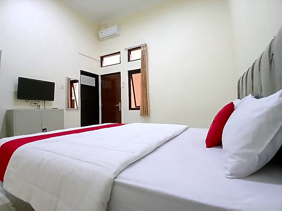 RedDoorz Syariah near Masjid Al-Aqsha Klaten