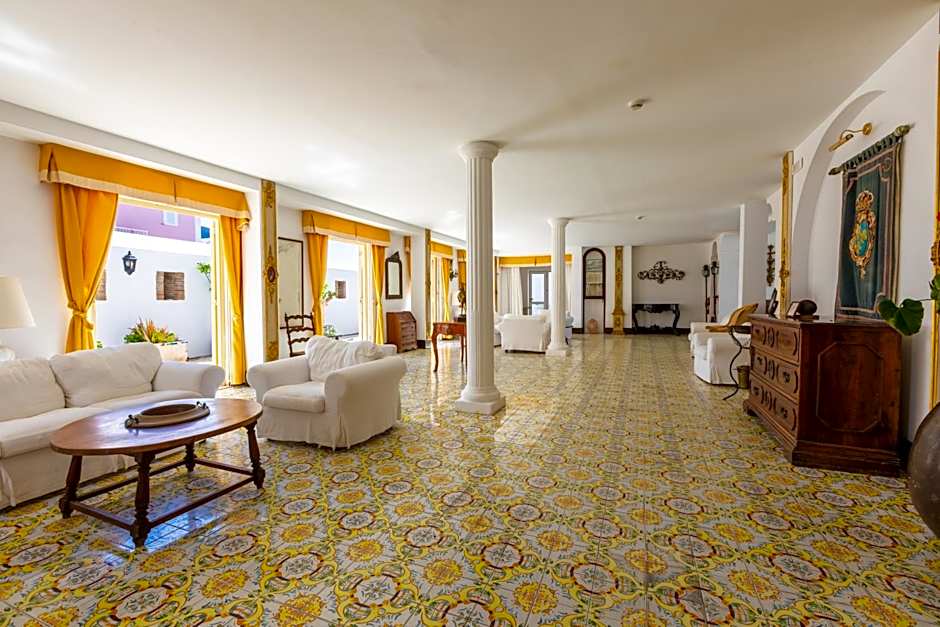 Hotel Torre Dei Borboni