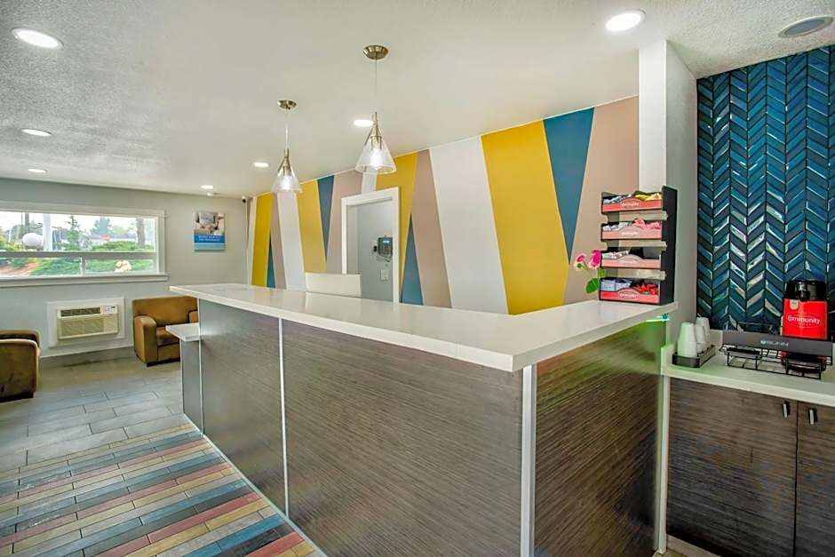 Studio 6 Suites - Albany, OR