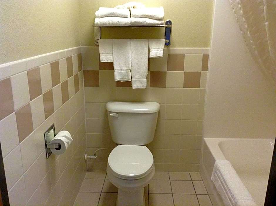 AmericInn by Wyndham Fort Dodge