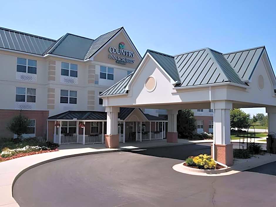 Country Inn & Suites by Radisson, Dundee, MI