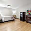 Red Roof Inn & Suites Omaha - Council Bluffs