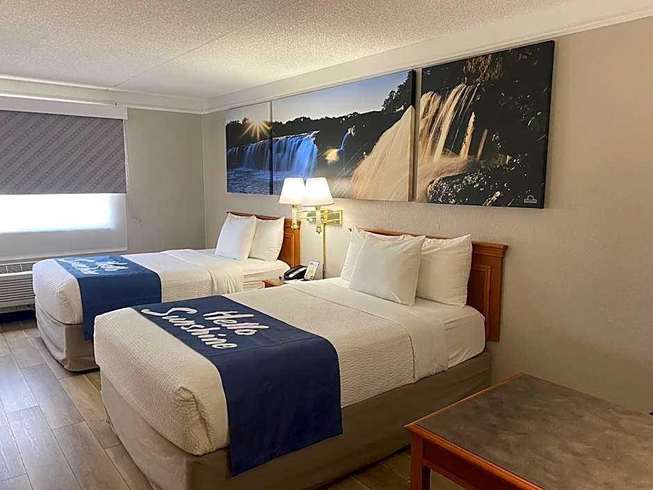 Days Inn & Suites by Wyndham Arlington Heights