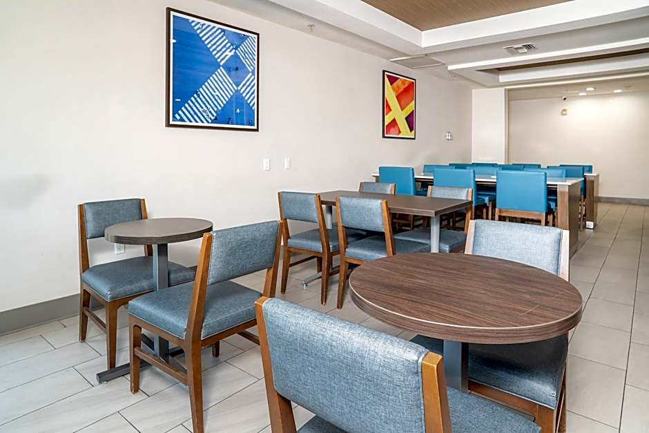 Holiday Inn Express & Suites San Diego Otay Mesa By IHG