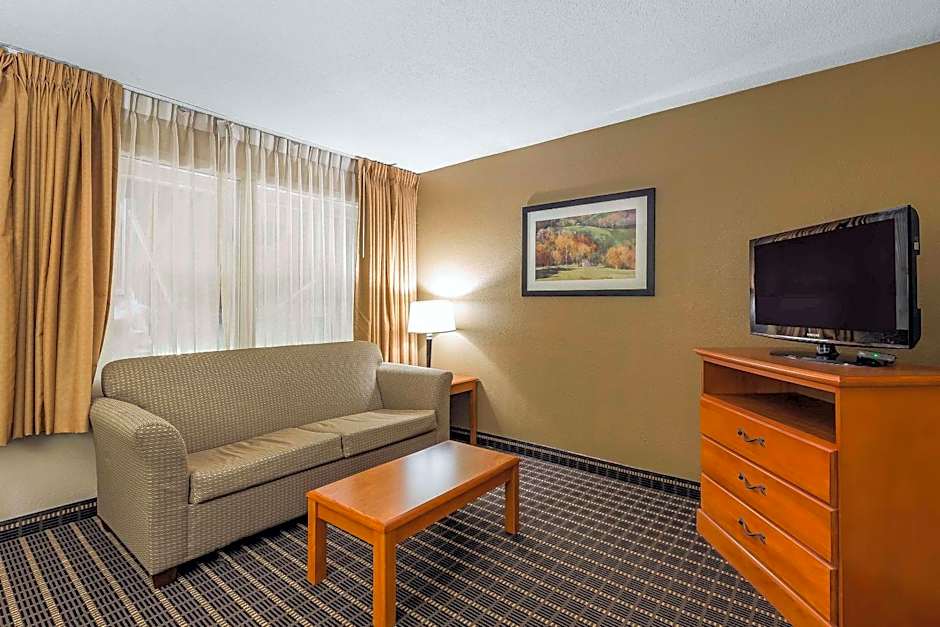 Quality Inn & Suites Sevierville - Pigeon Forge