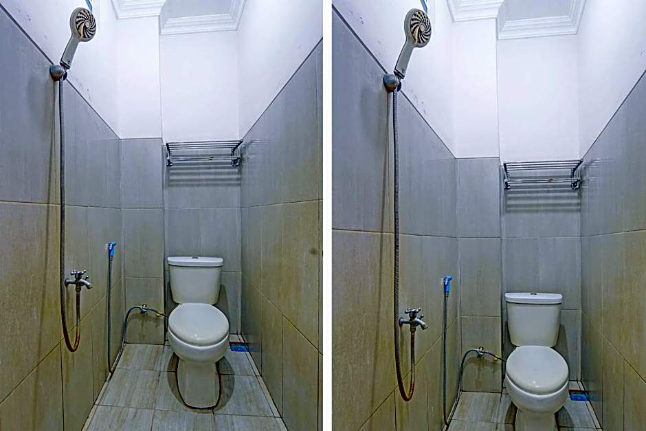 OYO 93011 Hotel Griya Lestari Pati 2