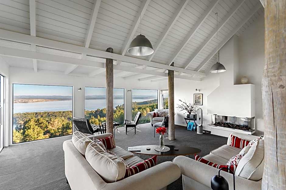 Acacia Cliffs Lodge