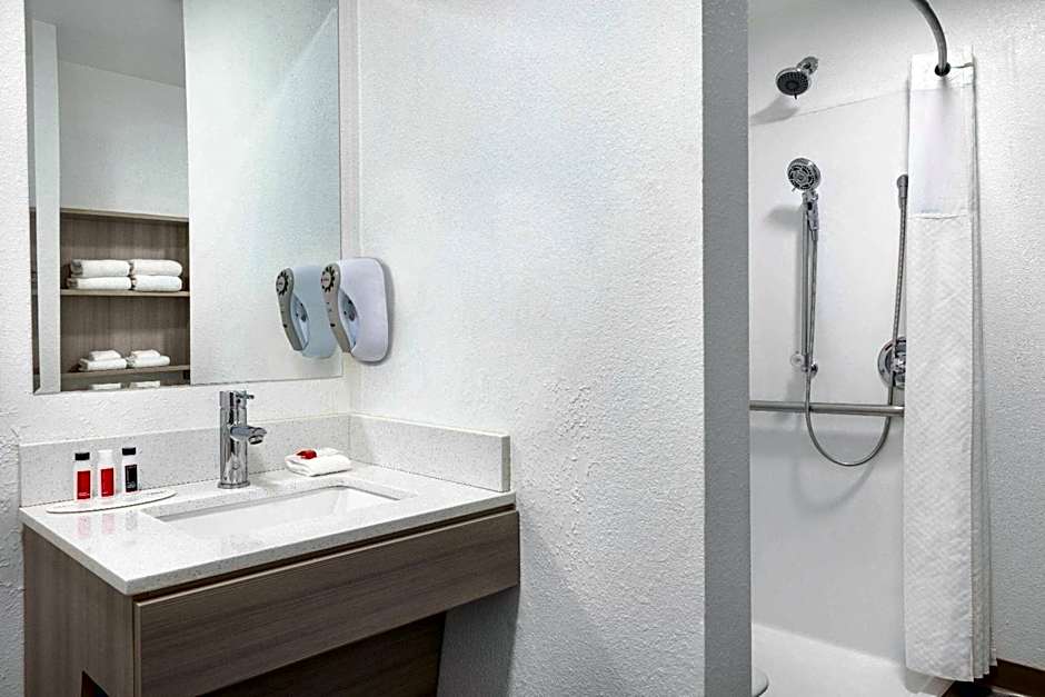 Microtel Inn & Suites by Wyndham Raleigh