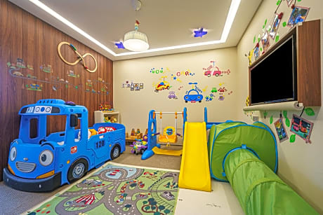 Kids Room Bus