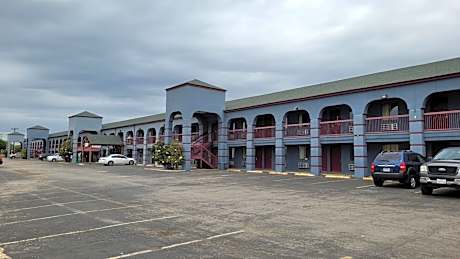 Americas Best Value Inn AT&T Center