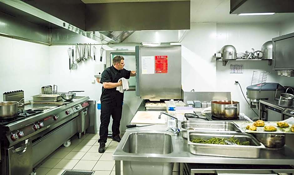 Logis Hotel Lons-le-Saunier - Restaurant Le Grill