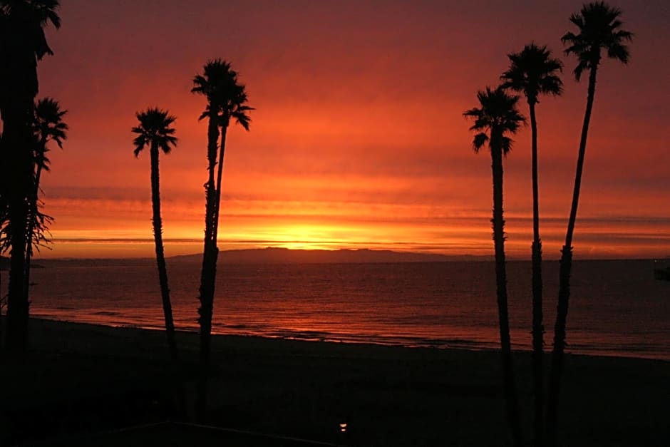 Casablanca Inn on The Beach