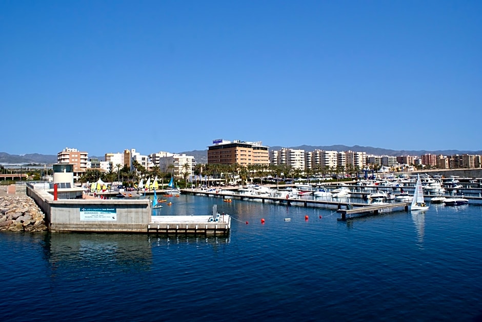 Hotel Puerto Juan Montiel & Spa & Base Náutica