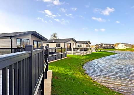 Helsey Farm Cottages