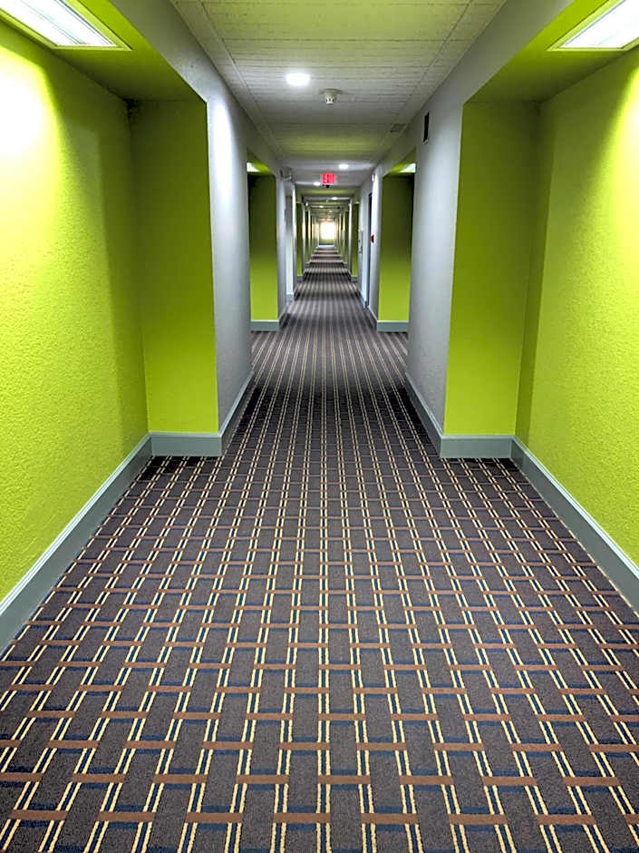 Super 8 by Wyndham Harrison OH