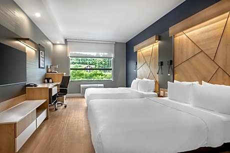 Standard Queen Room with Two Queen Beds - Non-Smoking