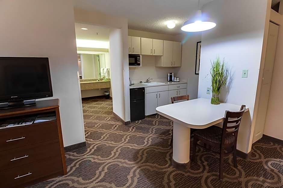 Ashmore Inn And Suites Lubbock