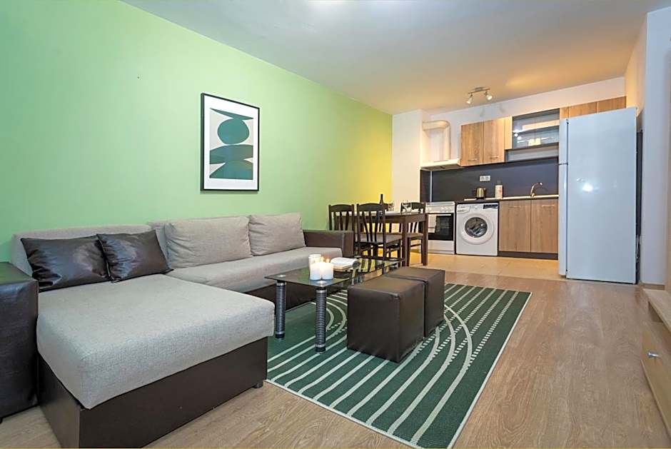 Modern and Bright Apartments near Center - FREE PARKING