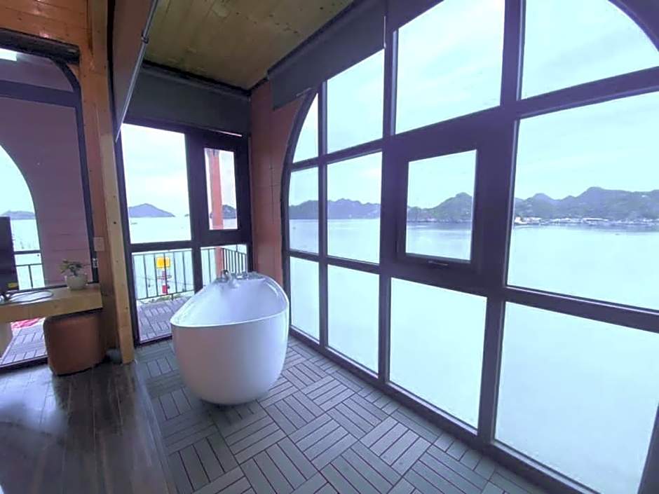 LePont Cat Ba Bungalow