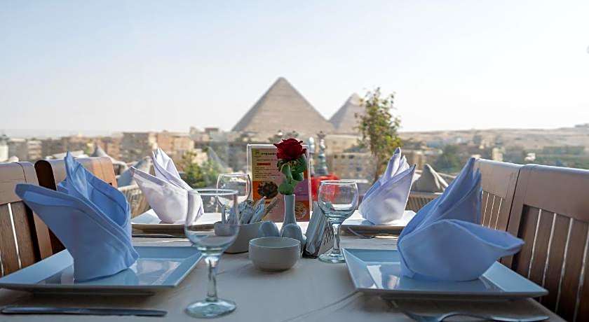 Pyramid Front Hotel
