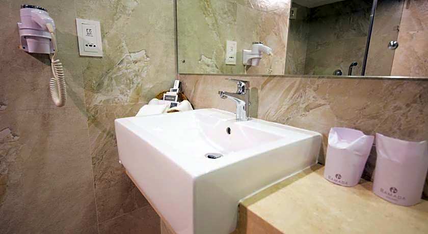 Ramada by Wyndham Colombo