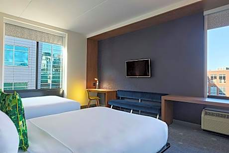 Room, 2 Queen Beds, Mobility Accessible (Hearing Accessible, w/ Tub) (2 Queen Beds)