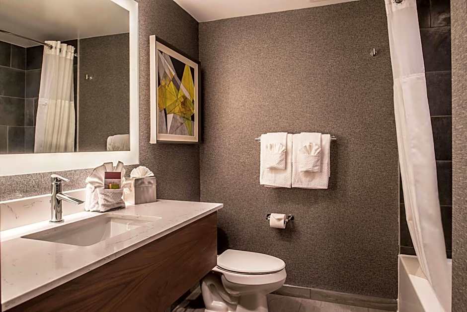 DoubleTree By Hilton Lafayette East